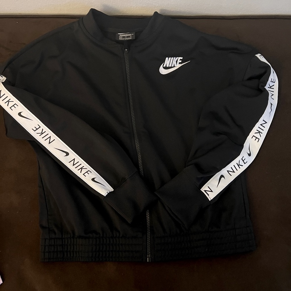 Nike Boy`s Full Zip Jacket and Pants Tracksuit 2 Piece Set